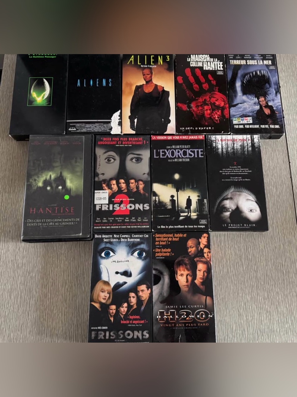 Horror Movie VHS Tape Bundle – French Audio (VF) – 11 movies